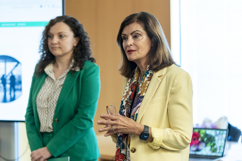 Alexandra Badoiu y Ana Botella, en la apertura de la sesin