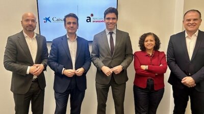 Firmamos un convenio de colaboración con CaixaBank para intensificar la relación entre empresarios y empresas de la provincia