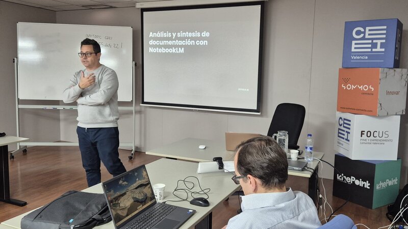 Los agentes aprenden NotebookLM y Relay en el tercer Ciclo de IA organizado por CEEI Valencia