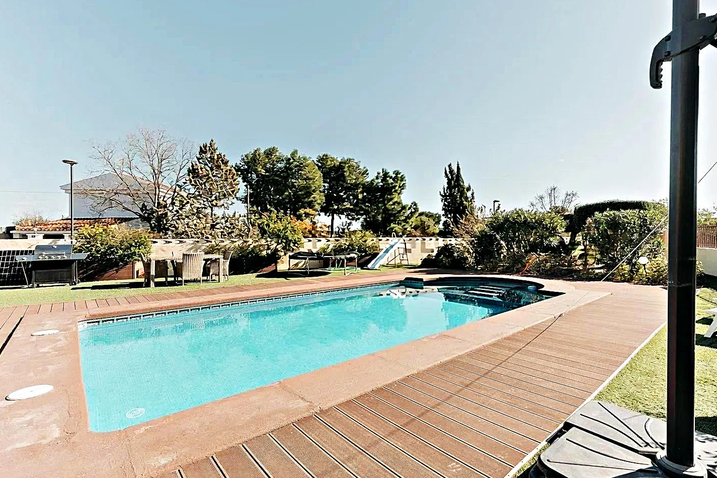 GALATEA PISCINAS en Vilanova i la Geltr�