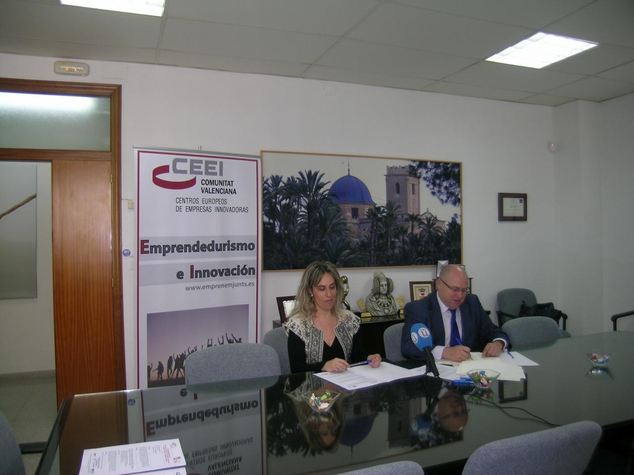 Firma Convenio Plataforma Unidos 8 de Marzo