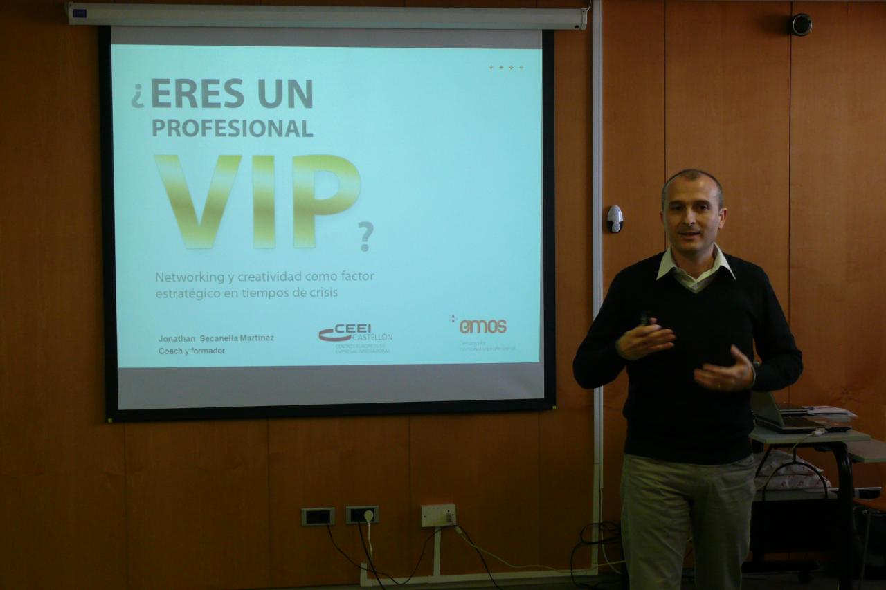 Desayuno de innovaci�n CEEI Castell�n 10/03/2011, Jonathan Secarella Networking y creatividad como factor estrat�gico en tiempos de crisis
